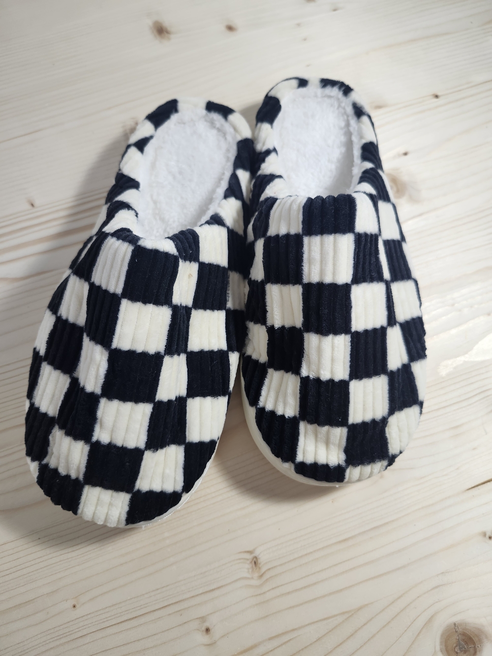 Men's Checkerboard Slip-On Slippers - Black & White Size 9